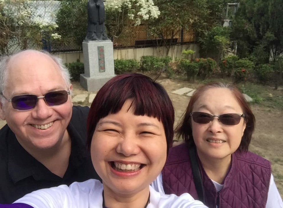 Lawrence, Evelyn and Yvonne take a selfie 